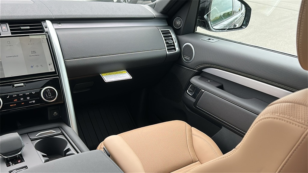 new 2025 Land Rover Discovery car, priced at $82,628