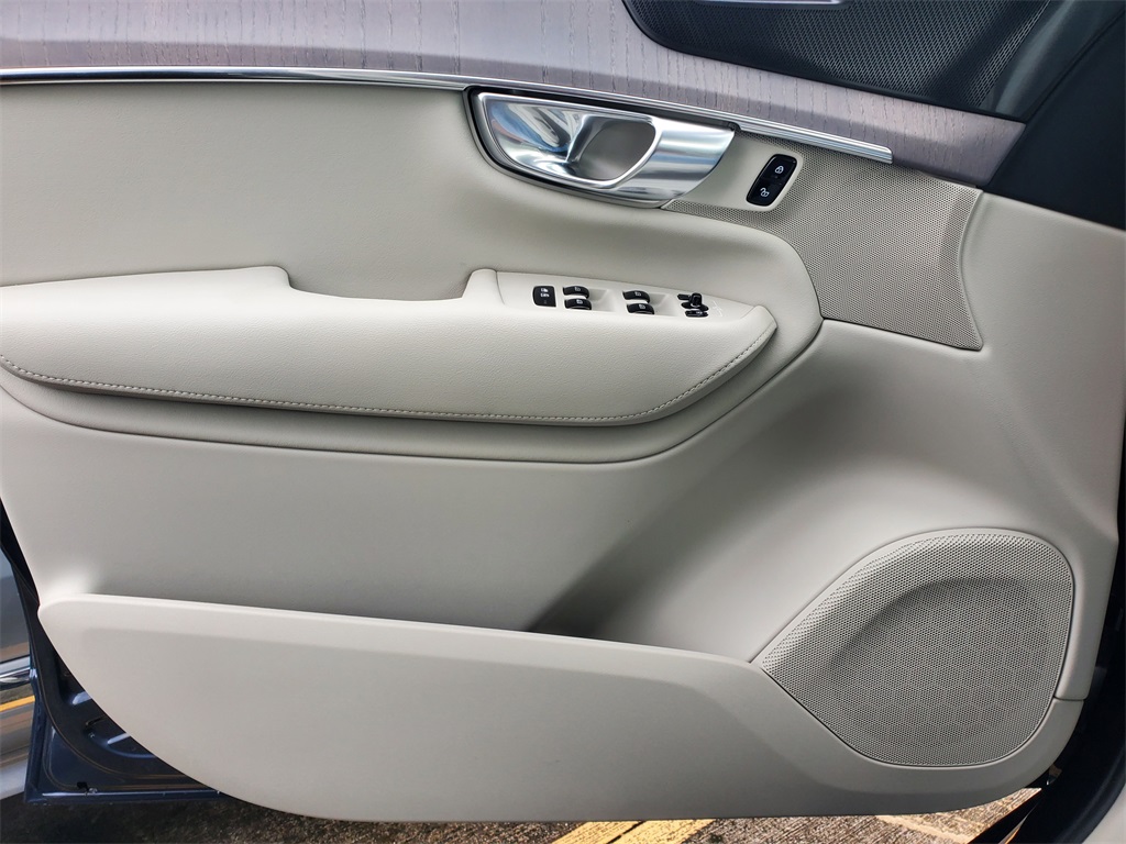 new 2026 Volvo XC90 car, priced at $71,655