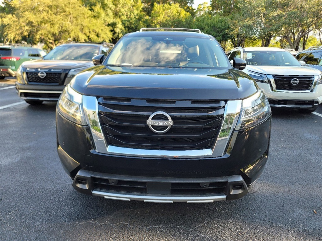 new 2025 Nissan Pathfinder car, priced at $40,472
