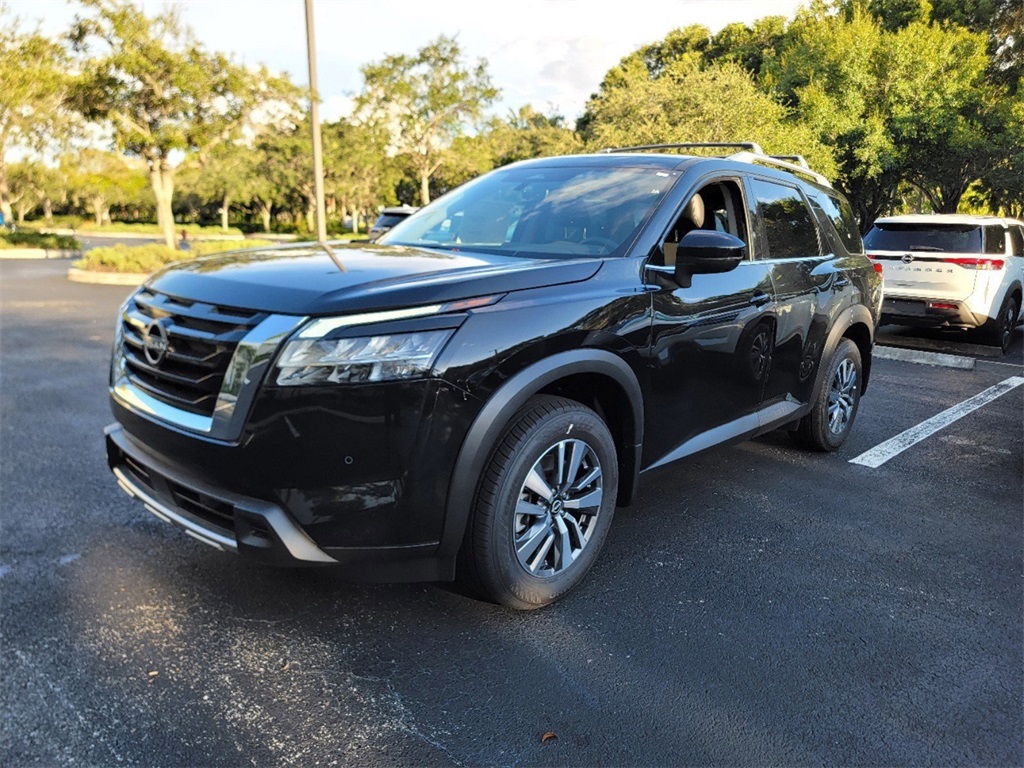 new 2025 Nissan Pathfinder car, priced at $40,472