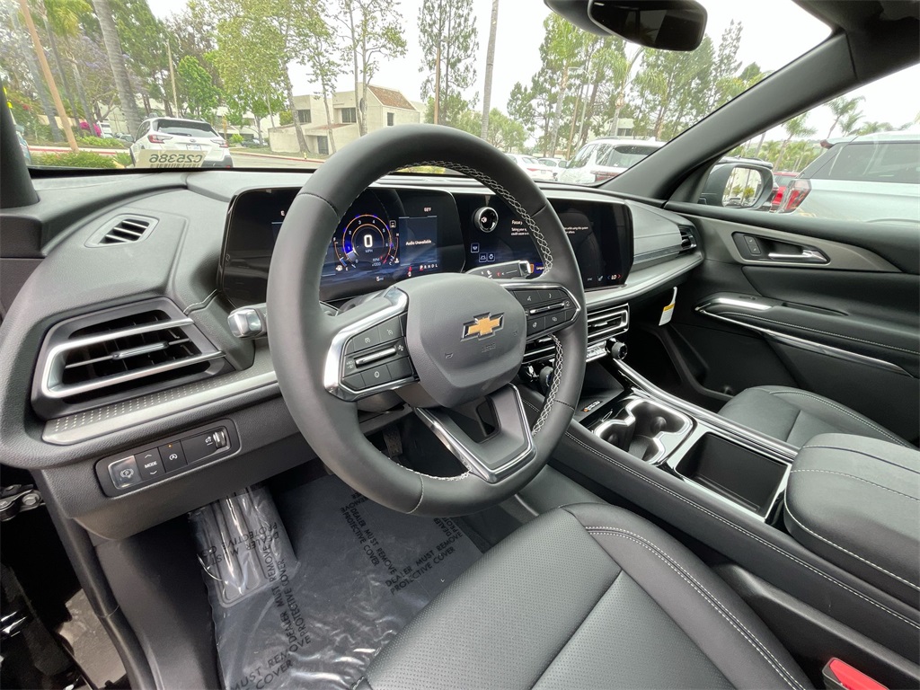 new 2025 Chevrolet Traverse car, priced at $42,221