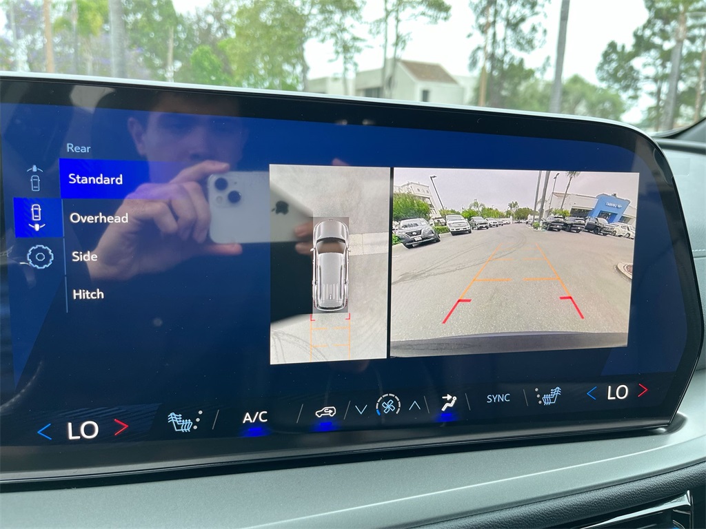 new 2025 Chevrolet Traverse car, priced at $42,221