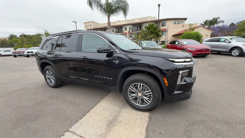 new 2025 Chevrolet Traverse car, priced at $42,221