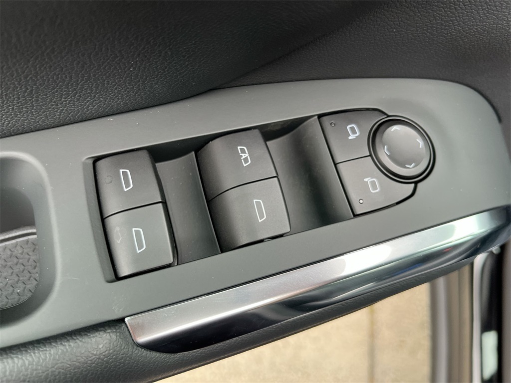 new 2025 Chevrolet Traverse car, priced at $42,221