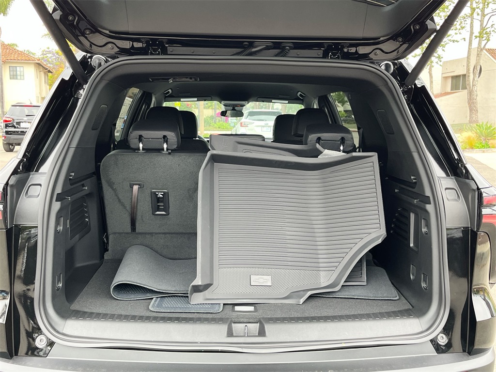 new 2025 Chevrolet Traverse car, priced at $42,221