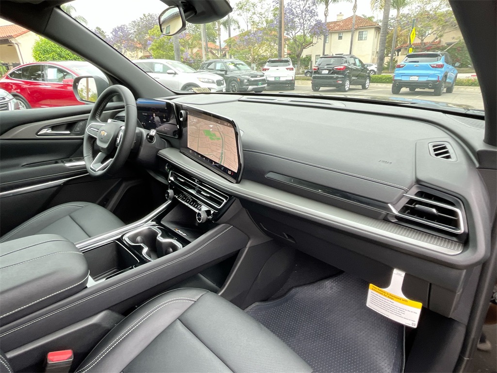 new 2025 Chevrolet Traverse car, priced at $42,221