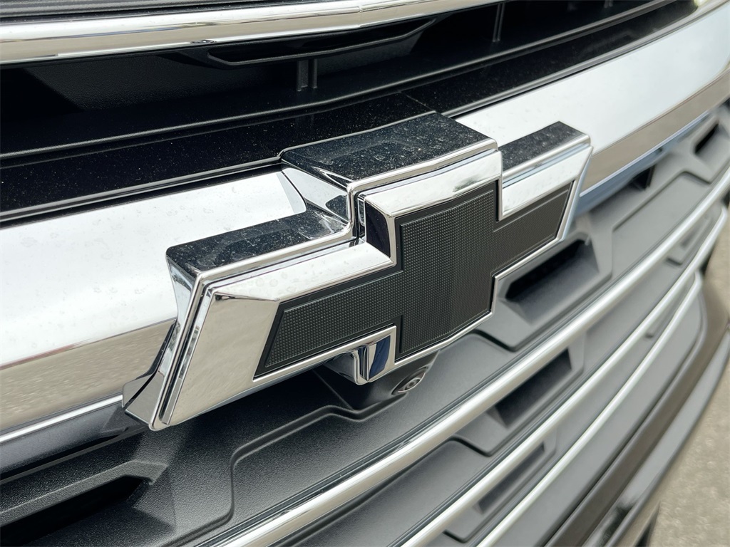 new 2025 Chevrolet Traverse car, priced at $42,221