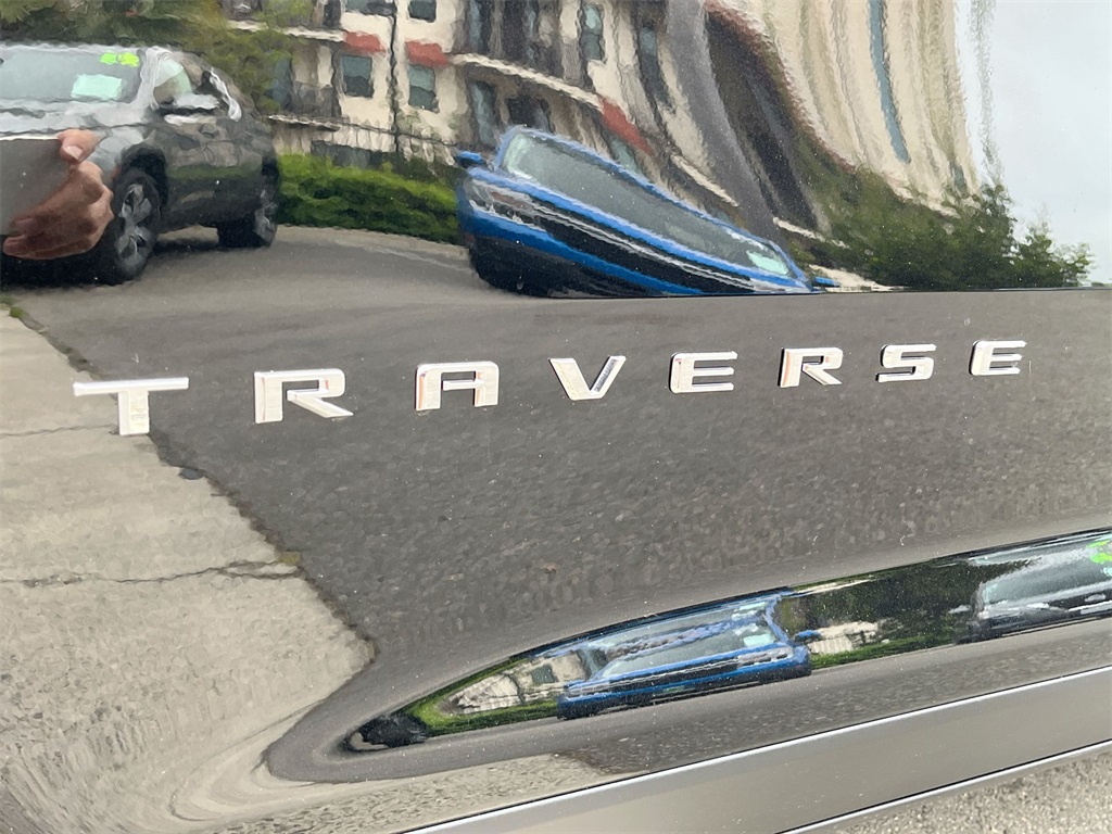 new 2025 Chevrolet Traverse car, priced at $42,221