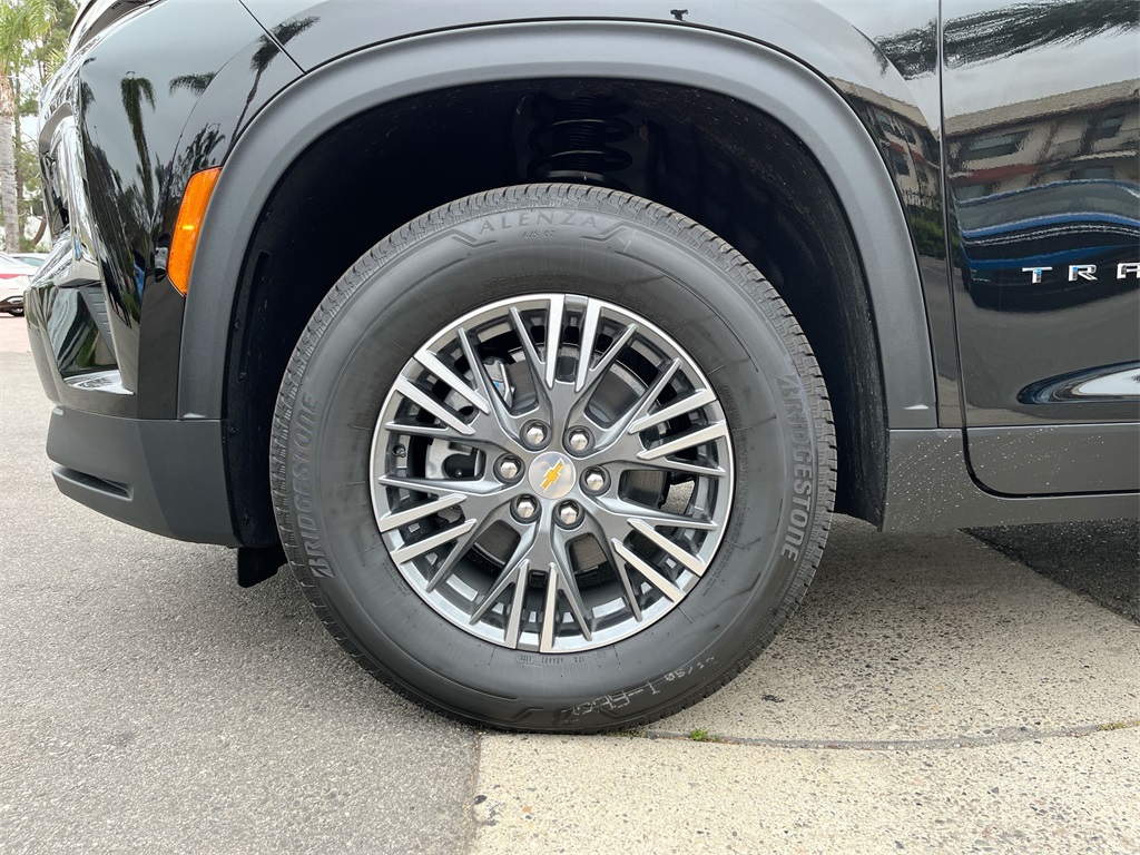 new 2025 Chevrolet Traverse car, priced at $42,221