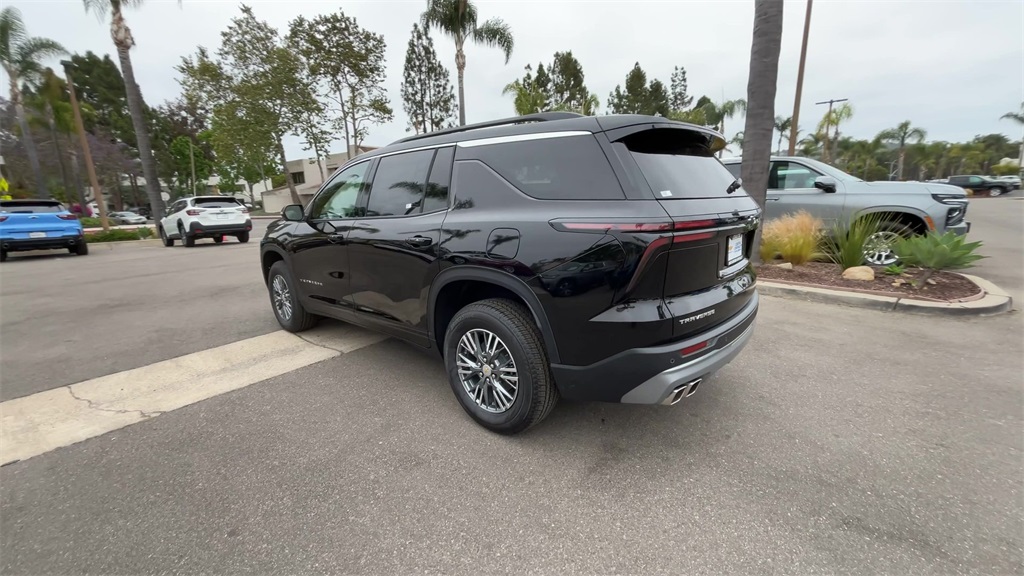 new 2025 Chevrolet Traverse car, priced at $42,221