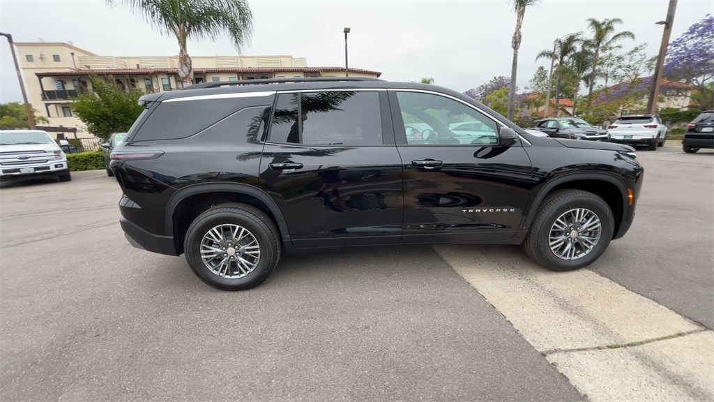 new 2025 Chevrolet Traverse car, priced at $42,221