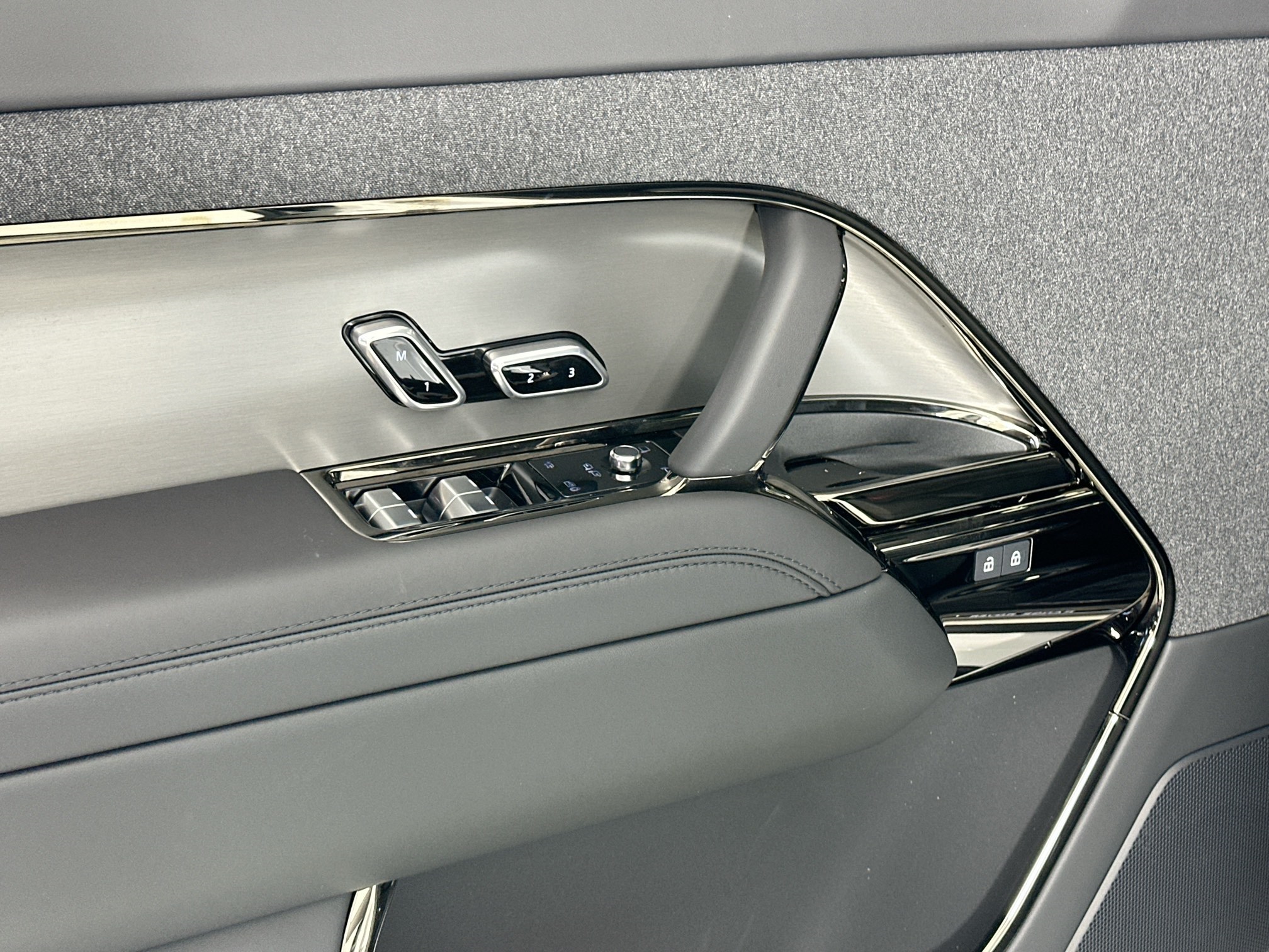 new 2025 Land Rover Range Rover Sport car, priced at $89,080