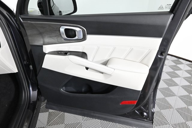 new 2025 Kia Sorento car, priced at $41,987
