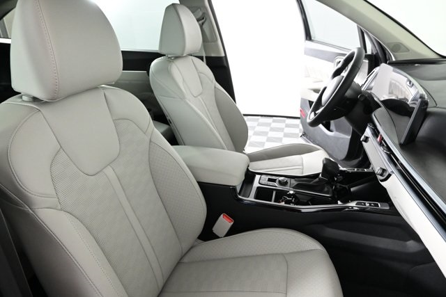 new 2025 Kia Sorento car, priced at $41,987