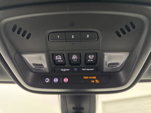 used 2023 Chevrolet Traverse car, priced at $41,984