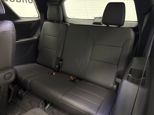used 2023 Chevrolet Traverse car, priced at $41,984