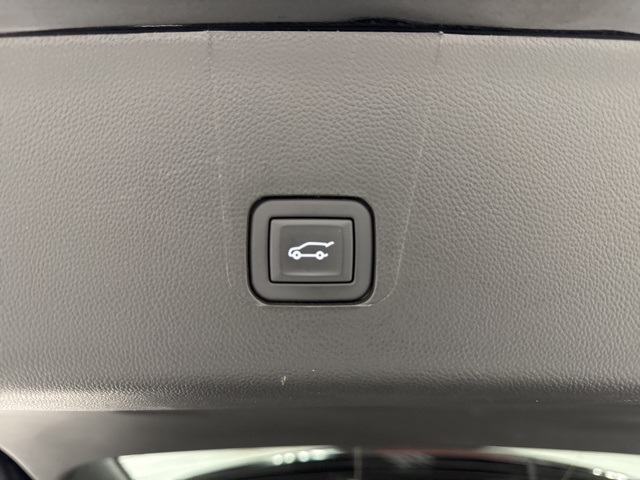 used 2023 Chevrolet Traverse car, priced at $41,984