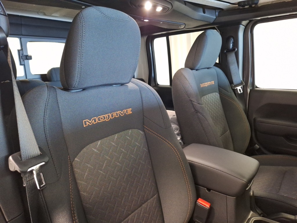 new 2025 Jeep Gladiator car, priced at $52,540