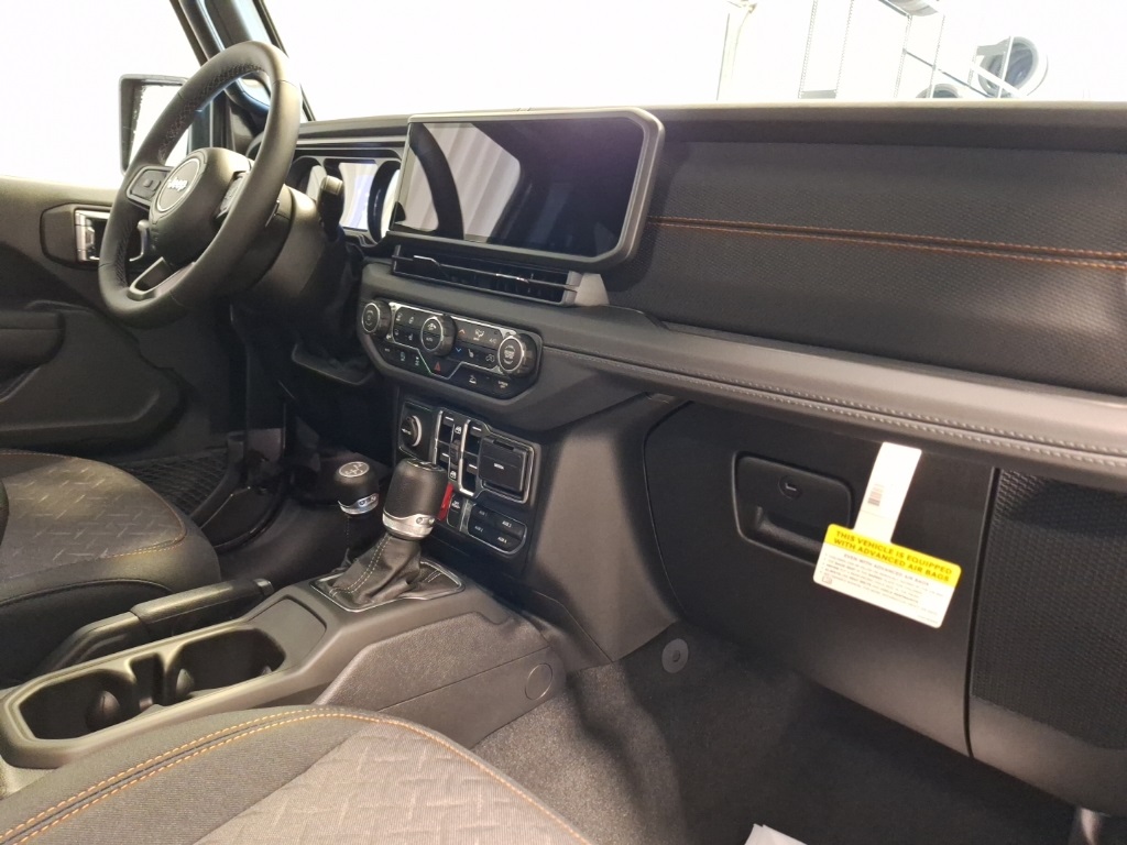 new 2025 Jeep Gladiator car, priced at $52,540