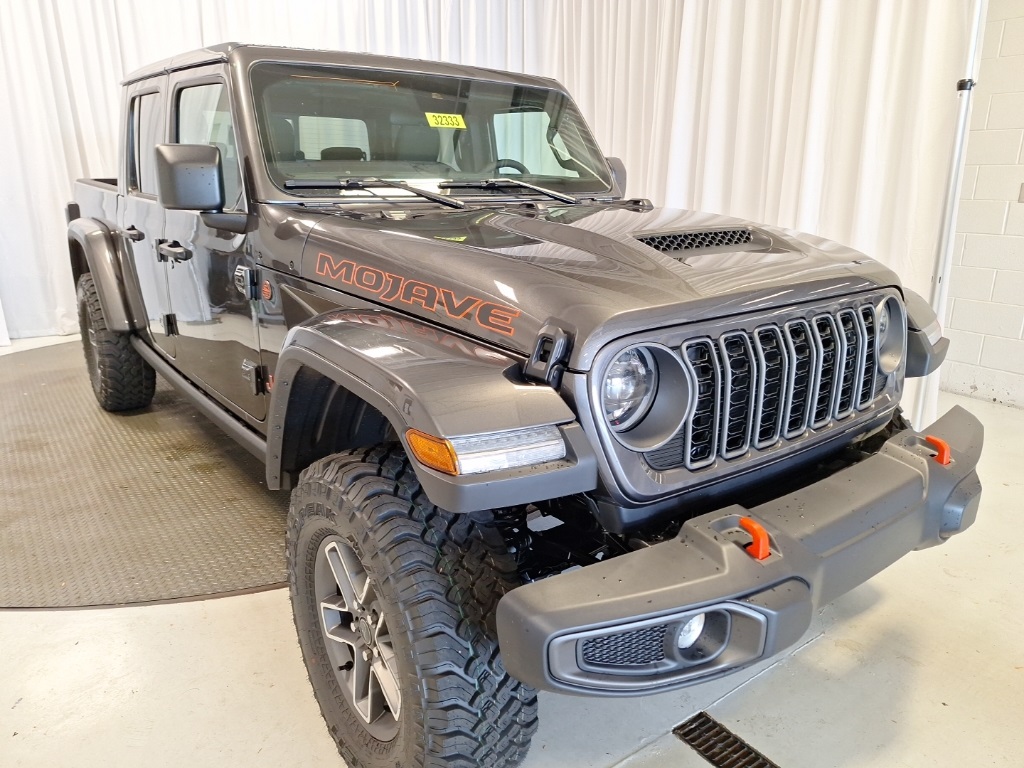 new 2025 Jeep Gladiator car, priced at $52,540