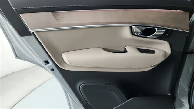 new 2026 Volvo XC90 Plug-In Hybrid car, priced at $81,875