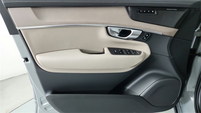 new 2026 Volvo XC90 Plug-In Hybrid car, priced at $81,875