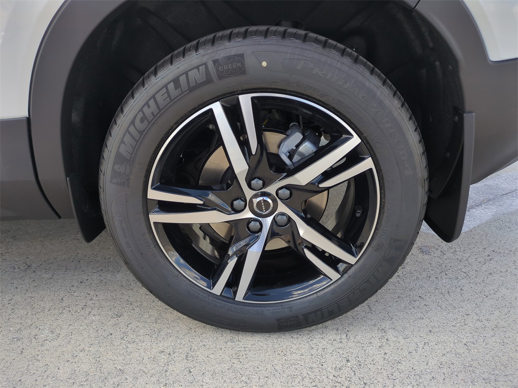 new 2026 Volvo XC40 car, priced at $44,385