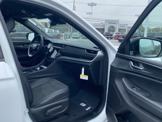 new 2025 Jeep Grand Cherokee L car, priced at $37,289