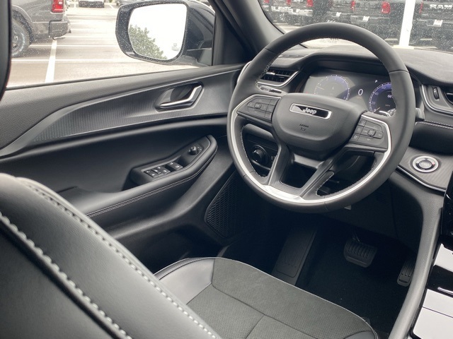 new 2025 Jeep Grand Cherokee L car, priced at $37,289