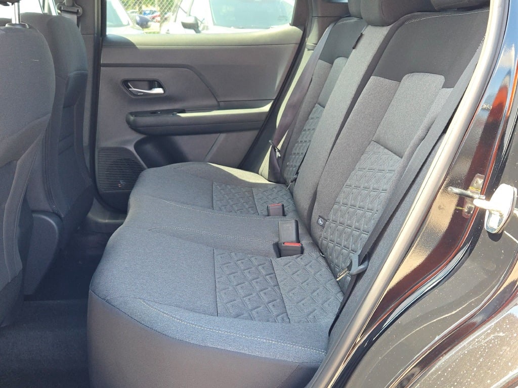 new 2025 Nissan Kicks car, priced at $27,180