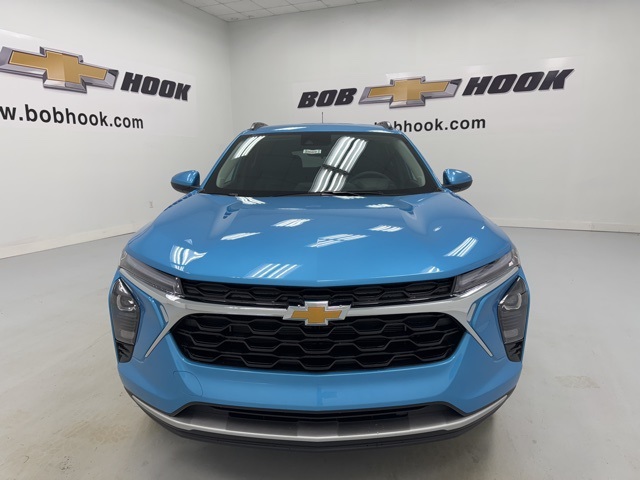 new 2025 Chevrolet Trax car, priced at $23,890