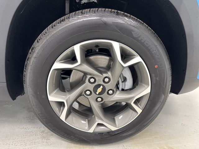new 2025 Chevrolet Trax car, priced at $23,890