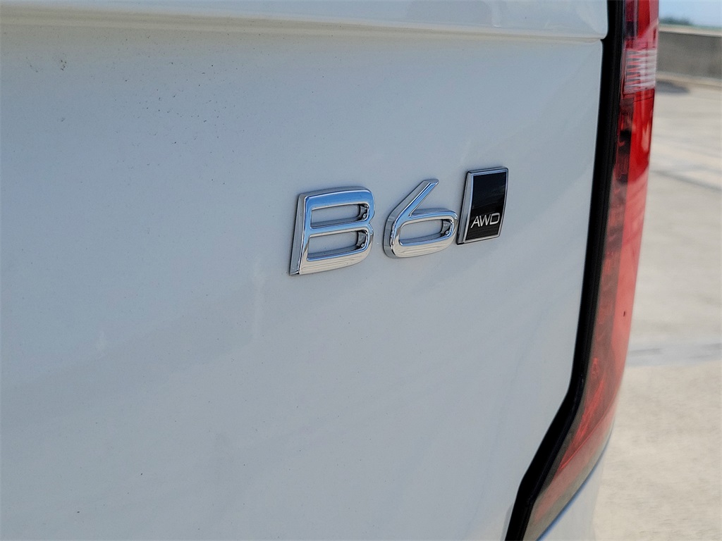 new 2026 Volvo XC90 car, priced at $68,825