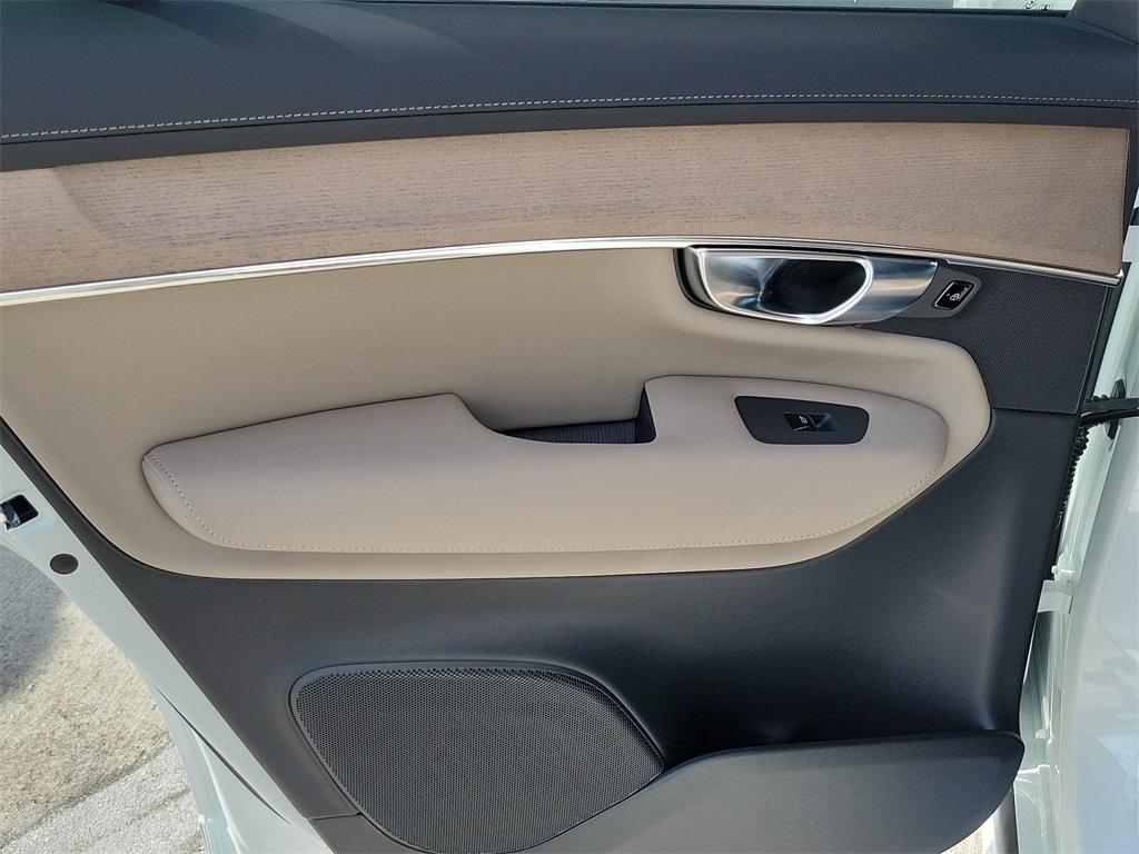 new 2026 Volvo XC90 car, priced at $68,825