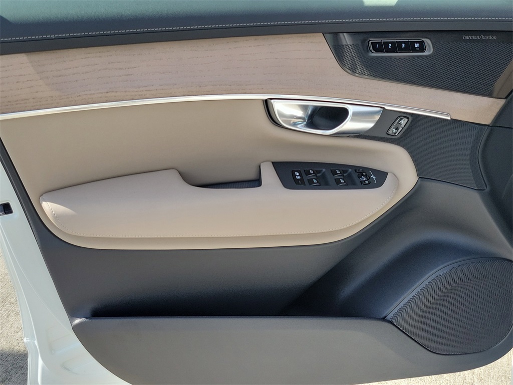new 2026 Volvo XC90 car, priced at $68,825