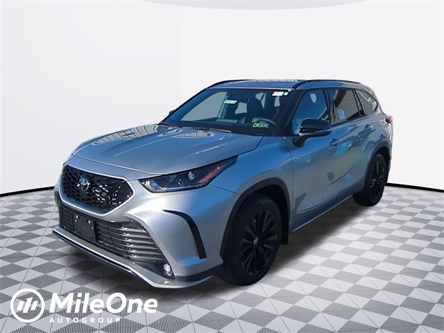 new 2025 Toyota Highlander car, priced at $49,588