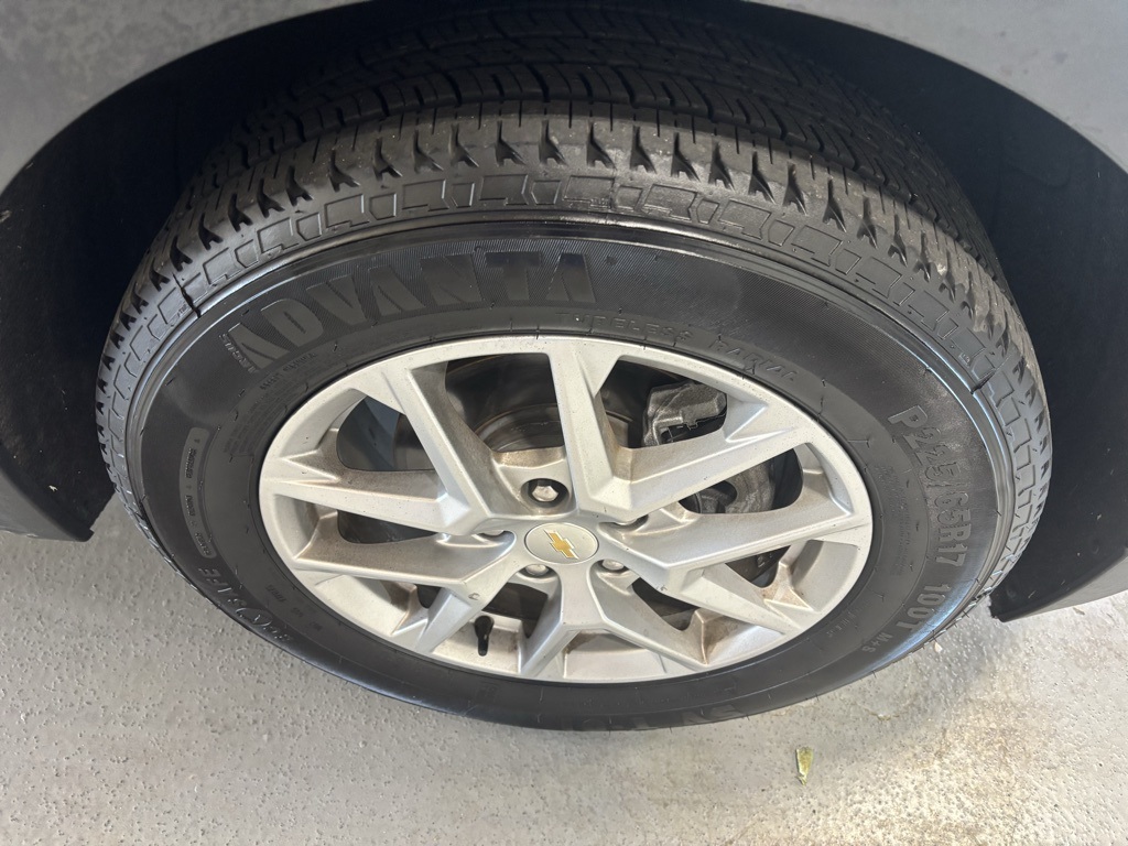 used 2023 Chevrolet Equinox car, priced at $17,495