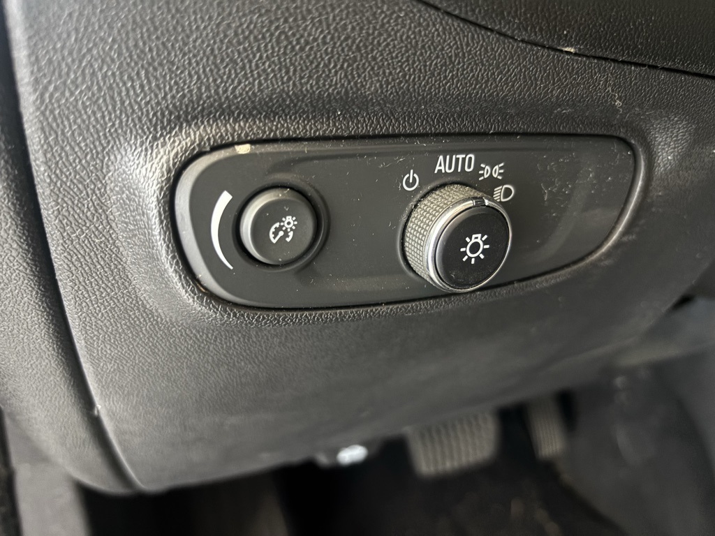 used 2023 Chevrolet Equinox car, priced at $17,495