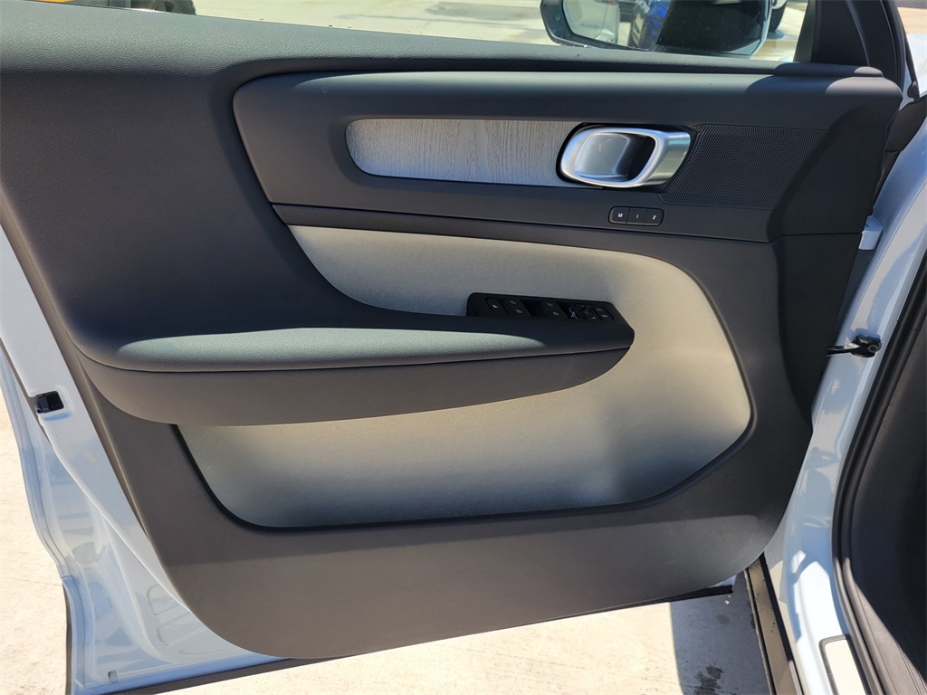 new 2026 Volvo XC40 car, priced at $50,150