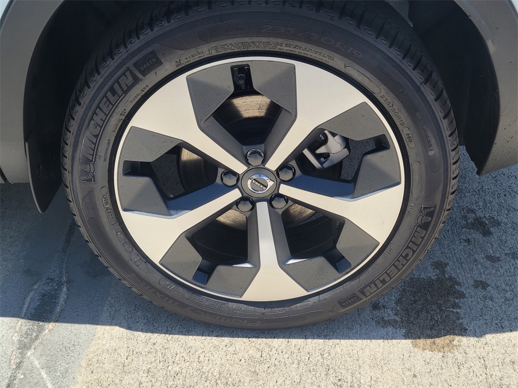 new 2026 Volvo XC40 car, priced at $50,150