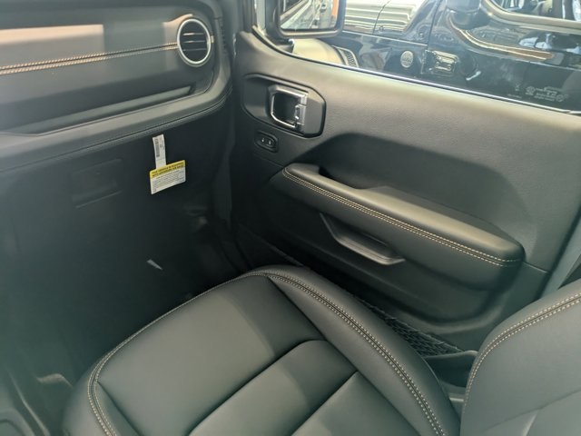 new 2025 Jeep Gladiator car, priced at $49,854