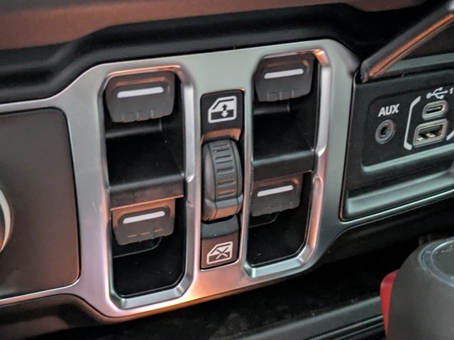 new 2025 Jeep Gladiator car, priced at $49,854