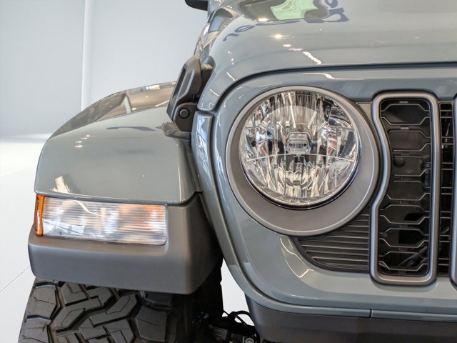 new 2025 Jeep Gladiator car, priced at $49,854