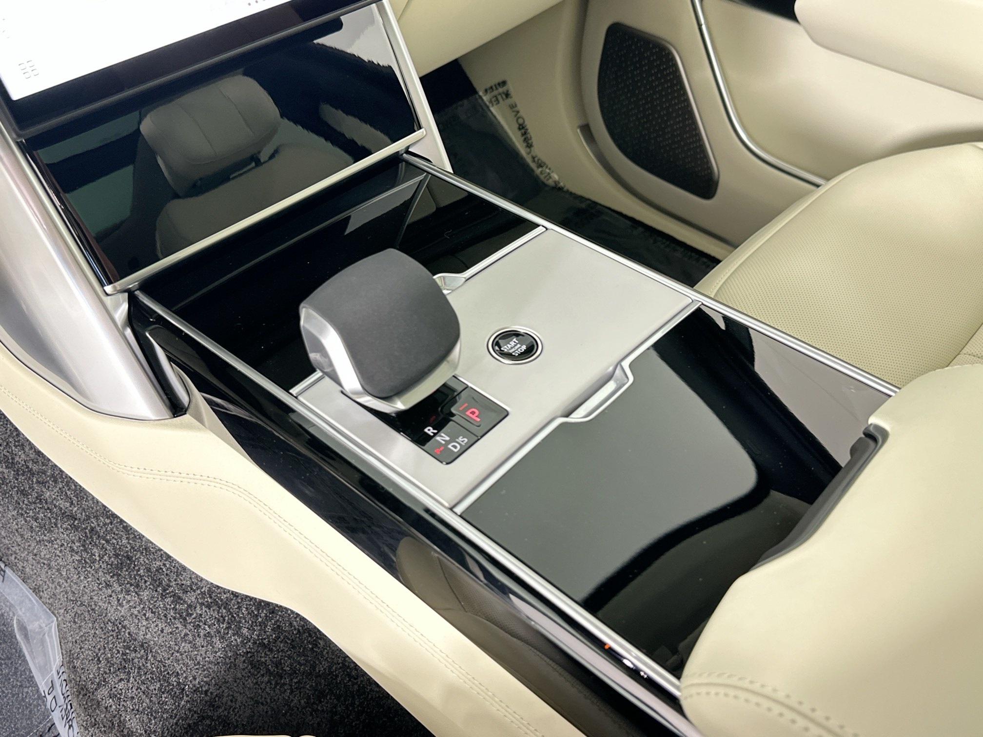 new 2025 Land Rover Range Rover car, priced at $179,680