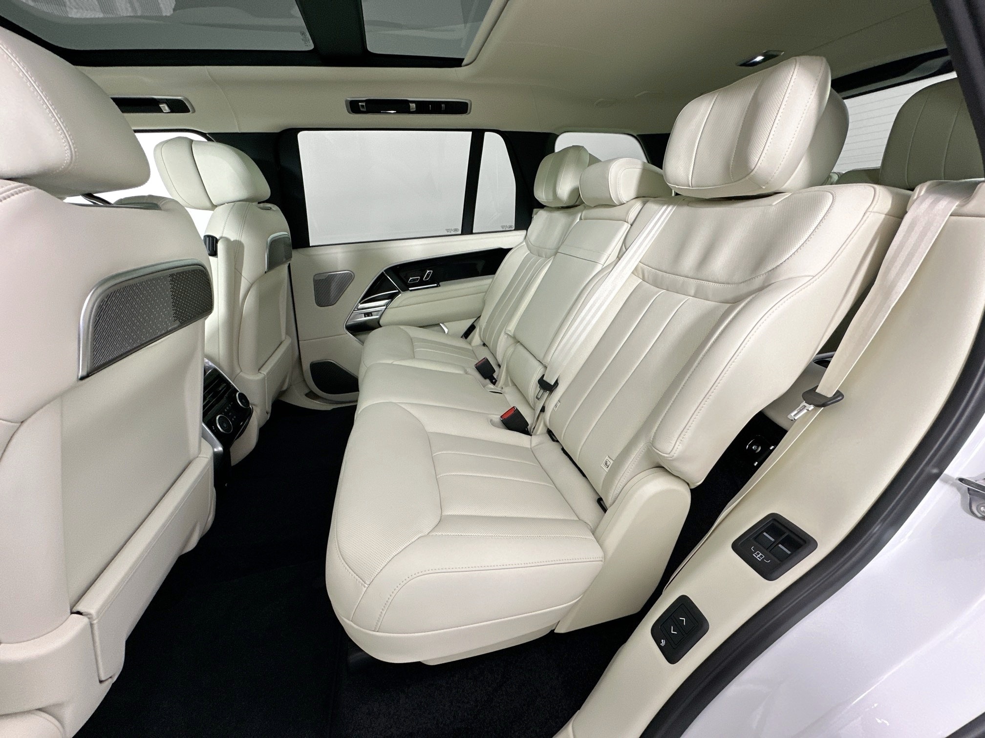 new 2025 Land Rover Range Rover car, priced at $179,680