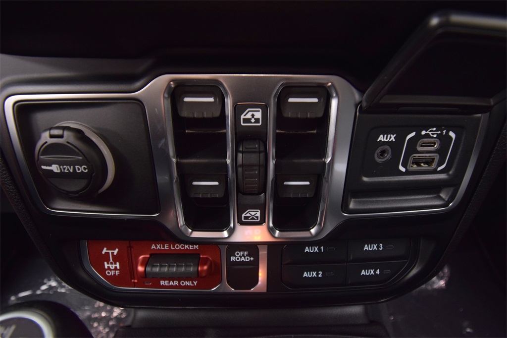 new 2025 Jeep Wrangler car, priced at $51,912