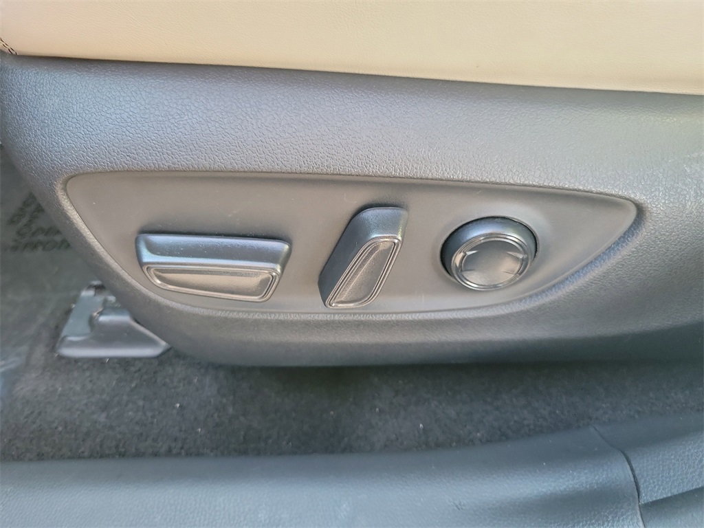 used 2024 Toyota RAV4 Hybrid car, priced at $30,998