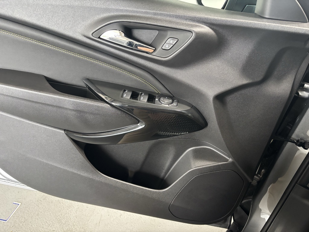 new 2025 Chevrolet Trax car, priced at $25,498