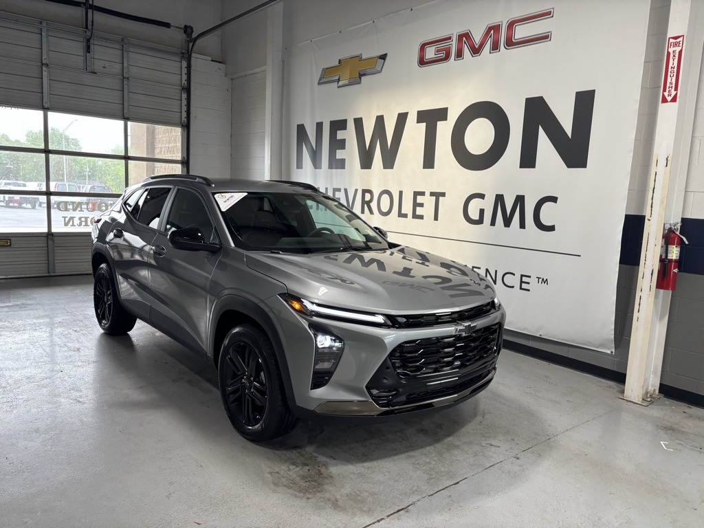 new 2025 Chevrolet Trax car, priced at $25,498