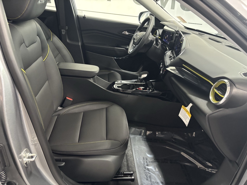 new 2025 Chevrolet Trax car, priced at $25,498